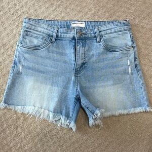 Kut from the Kloth Light Blue Denim Shorts with Contrast Stitching